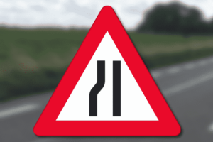 A43.2 Indsnævret vej i venstre side Seri Q Sign