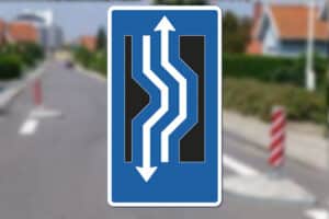 E16.3.31 Dobbelt forsætning højre-venstre med modkørende Seri Q Sign