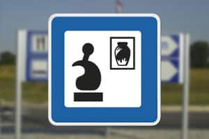 M126 Galleri. keramik og lignende Seri Q Sign