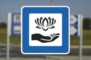 Servicetavle der viser vej mod skønhedsklinik/wellness Seri Q Sign