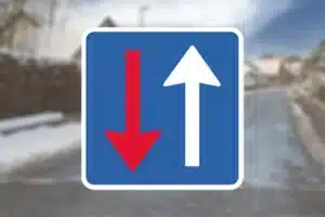 Seri Q Sign B19-Modkørende-færdsel-skal-holde-tilbage