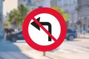 Seri Q Sign C11-2-Venstresving-forbudt