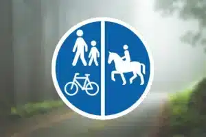 Seri Q Sign D26-4-Delt-sti-fodgænger-cykel-hest