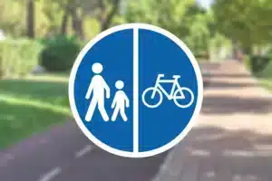 Seri Q Sign D26-Delt-sti-fodgænger og cykel