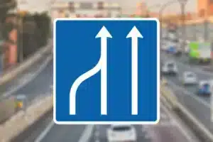 Seri Q Sign E16-1-4-Vognbaneforløb-med-sammenfletning
