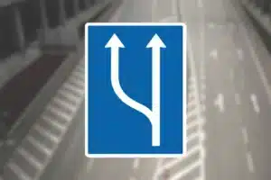 Seri Q Sign E16-1-6-Vognbaneforløb-med-vognbaneforøgelse