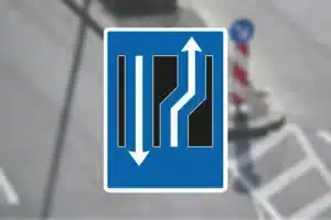 Seri Q Sign E16-3-01-Forsætning-til-højre