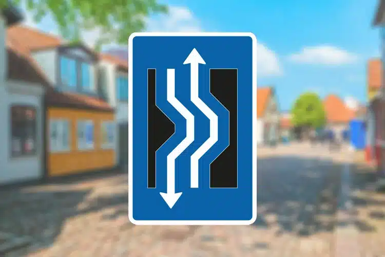 Seri Q Sign E16-3-31-Dobbelt-forsætning-højre-venstre-med-modkørende