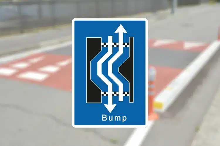 Seri Q Sign E16-3-34-Dobbelt-forsætning-med-bump