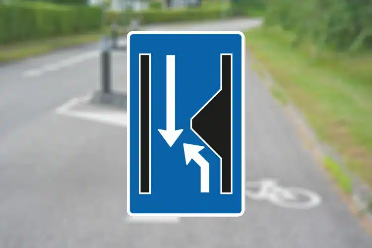 Seri Q Sign E16-4-01-Asymmetrisk-indsnævring-i-højre-side