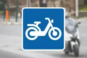Seri Q Sign E21-4-H-Anbefalet-rute-for-lille-knallert-højrevendt