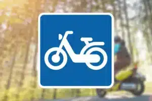 Seri Q Sign E21-4-V-Anbefalet-rute-for-lille-knallert-venstrevendt