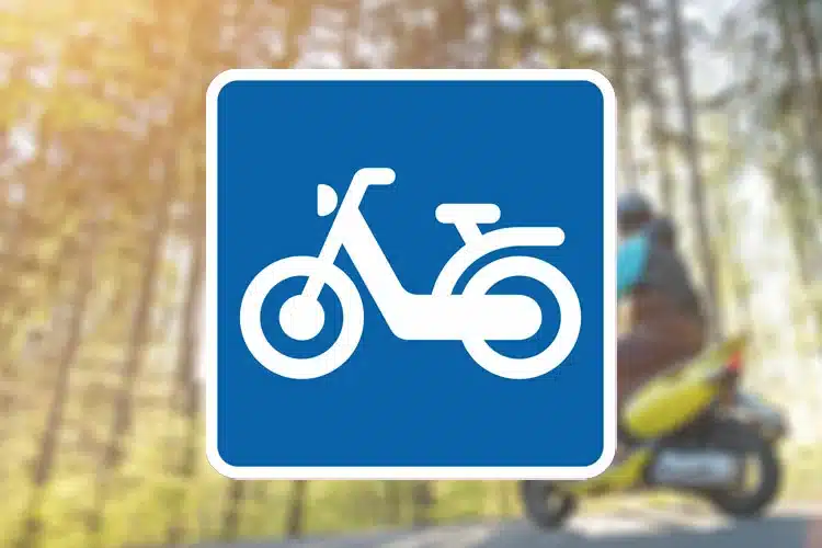 Seri Q Sign E21-4-V-Anbefalet-rute-for-lille-knallert-venstrevendt