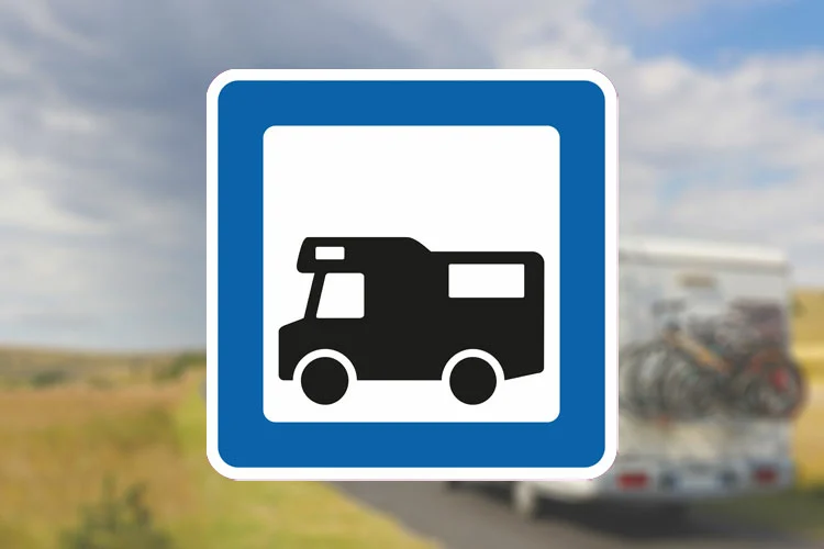Seri Q Sign M32-Campingplads-for-autocampere