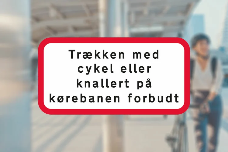 Seri Q Sign UC19-1-Trækken-med-cykel-eller-knallert-på-kørebanen-forbudt