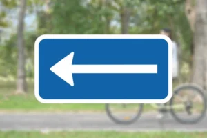 Seri Q Sign UD1-Pil-højre-eller-venstre